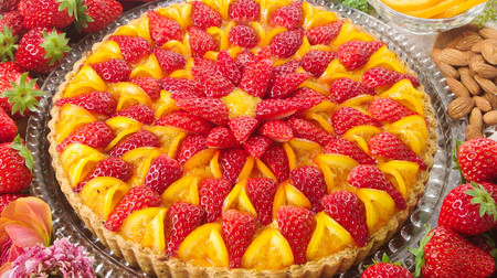 "2016 Strawberry Week!" "White Strawberry" tart is also available at Kirfebon