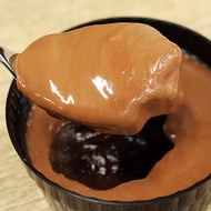 とろける～！ローラさん考案のチョコプリン「ほっぺた落ちる生チョコっち。」がキリッとビターで超濃厚