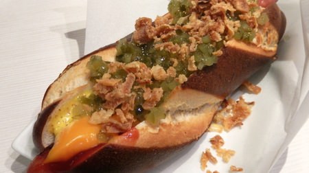 Gotanda G-Style Cafe "Laugen Dog" has the most delicious, chewy pretzel buns!