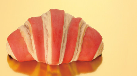 A cute pink croissant! 3 cherry-flavored "cherry-blossom viewing bread" in Fauchon