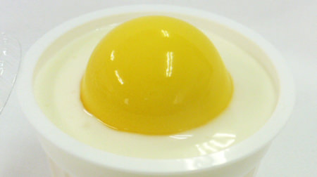 It's like a real egg !? "Egg pudding" at FamilyMart--new sweets for Easter