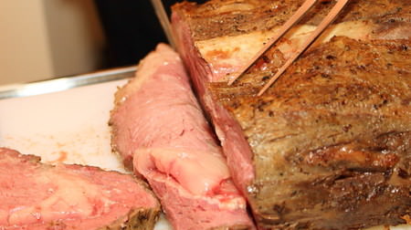 圧巻のボリューム！「37 Roast Beef」で厚切り肉に舌つづみ--期間限定ローストビーフ重がお得