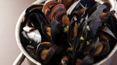 A bucket full of large mussels is 666 yen! -Simple Kitchen Minami Aoyama Store 6th Anniversary