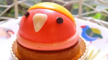"Lovebird" cake that lives in love at Kotori Cafe--perfect for June brides!
