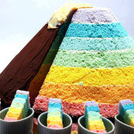 なんてキレイな虹色ケーキ！「マウンテン ザ レインボー」が第一ホテル東京に--テイクアウト用の“ミニ版”も