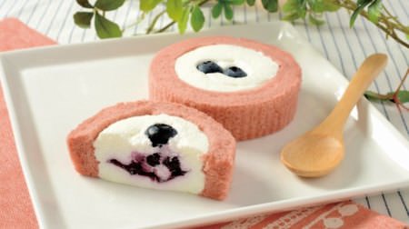 A summer roll cake using "kiri" cream cheese and blueberries is now available at Lawson!