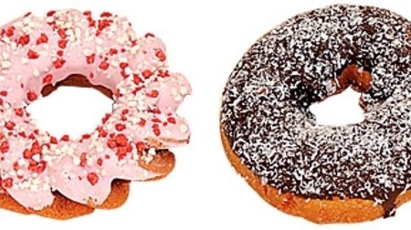 New donuts for FamilyMart! "Refreshing strawberries" and "fluffy coconuts"-How about a cup of coffee?