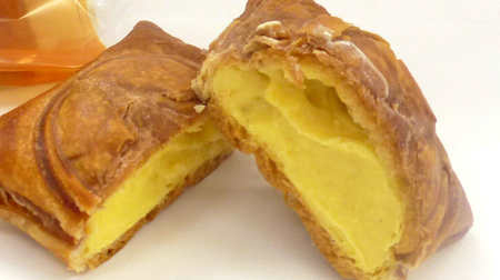 New sweets for FamilyMart "Kiln-baked pie cream puff"-Crispy dough with rich custard