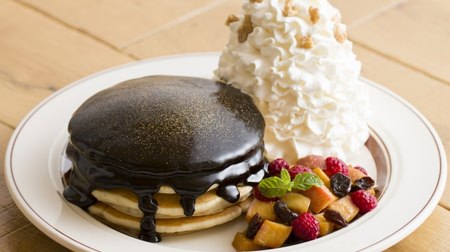 "Elua Pancake" finished with bitter chocolate and gold powder at Eggs'n Things Ginza store-to commemorate the 2nd anniversary