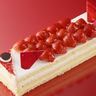 これは、カープの…？おめでたい「真っ赤な鯉のケーキ」が広島のアンリ・シャルパティエに