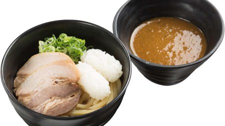 Topped with sushi rice !? "Saba-based curry tsukemen" on sushiro--curry soup + sushi rice is delicious twice