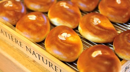 行列のできる「鎌倉ベーカリー」が移動販売をスタート！約50種の“100円パン”がずらり