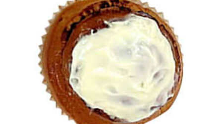 Introducing the gorgeous cinnamon rolls at 7-ELEVEN! Topped with sweet cream paste