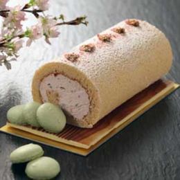 春のおもたせにはコレ！－世界大会入賞パティシエによる桜のロールケーキ「咲～Saku～」が発売