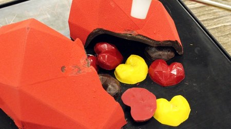 If you divide it with a hammer, from the inside ...? Bubo Barcelona's limited chocolate "Break My Heart" is full of playfulness!