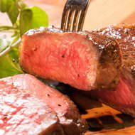 【2日間は全品半額】肉バル「ランプキャップ」が田町駅前にオープン！塊肉ステーキにかぶりつけッ