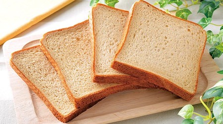 Lawson's "Blancpain" is the first bread! "Bran-filled bread" that is fun to arrange such as toast and sandwiches