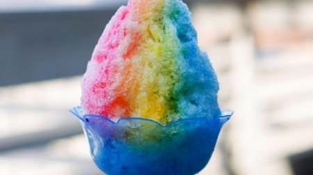 The rainbow color is beautiful! "Rainbow Shave Ice" on Eggs'n Things--Pancakes with plenty of fruit