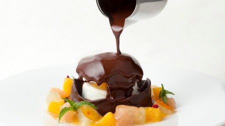 "Lint's Dome Chocolat Agrum" with hot chocolate--combined with refreshing citrus fruits!