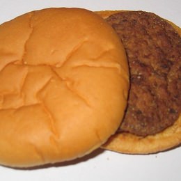 14年前に買ったハンバーガーが発見される―いまも当時と変わらぬ外見を維持