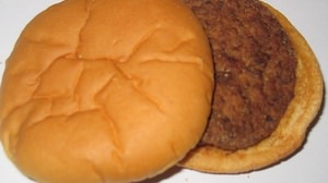 14年前に買ったハンバーガーが発見される―いまも当時と変わらぬ外見を維持