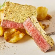 バブリ～！ステーキを金箔で包んだ「金肉ステーキ」、秋葉原の肉バル 肉ソン大統領に