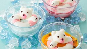 Introducing sweets that express "bears floating in the pool" with ice cream!