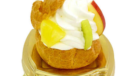 I'm curious about FamilyMart's "too much cream shoe"! Plenty of cream & 3 kinds of fruit toppings