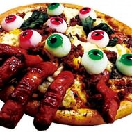 怖すぎ…アオキーズ・ピザに「復活！血まみれゾンビーノ2」--ポークソーセージの指にピリ辛タコスミート！