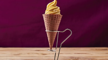 Lawson's Anno potato ice cream! It's like grilled "Anno potato waffle cone"
