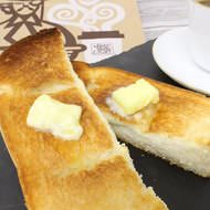 コメダ珈琲店「山食パン」テイクアウトできる！バターとろけるふわふわパンをお家でも！