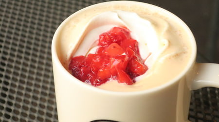 It's like shortcake! Tully's "& Strawberry Royal Milk Tea" is gorgeous and delicious