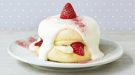 Two layers of plump dough! "Miracle Pancake Snow Strawberry" on Flippers--Rare White Strawberry Limited Menu