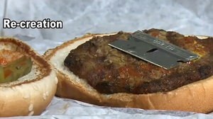 米国で、バーガーキングのハンバーガーから、カミソリの刃が発見される