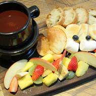 成城石井ワインバーの「チョコフォンデュ食べ放題」が幸せ♪濃厚チョコソースでフルーツ＆スナックを思う存分！