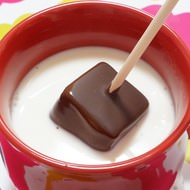 家で手軽にホットチョコ♪「ショコレ」のキャラメルとダークをお試し--濃厚チョコとまろやかミルクの甘い幸せ