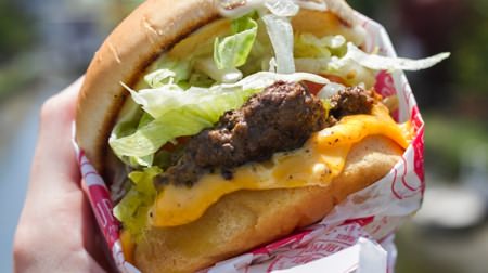 アメリカの老舗ハンバーガー店「FATBURGER（ファットバーガー）」日本初上陸！パティ6枚の“チャレンジメニュー”も