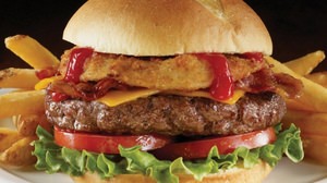 30歳限定でハンバーガー無料！　ハードロックカフェ30周年記念キャンペーン