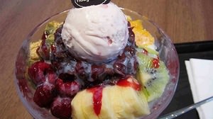 I ate gorgeous shaved ice in Haagen-Dazs, South Korea