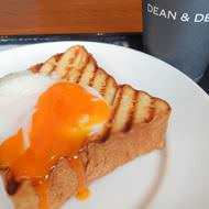 DEAN ＆ DELUCAのモーニングはパンが美味い！厚切りトーストとコーヒーのセットが500円～