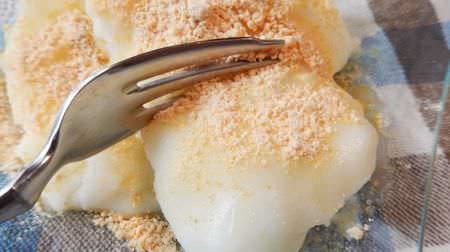 A super tasty recipe for "Milk Mochi"! Just boil 3 ingredients and cool to a soft and chewy consistency!