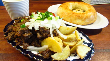 食べた！高田馬場のウズベキスタン料理「ヴァタニム」―マトンの肉汁をパンで味わう！