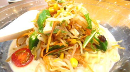 ate! Ringer Hut "Chilled Champon" -Chopsticks advance with bright vegetables and white sesame soup