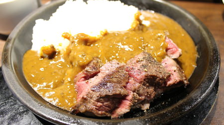 Suddenly! Challenge the steak "Steak Curry" -Gaburi rare beef with spicy roux
