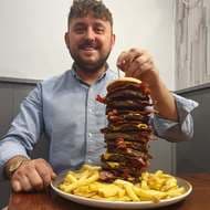 1個で5日分のカロリー！ -- 1万2,000キロカロリーのハンバーガー「Big Ben Number 10」