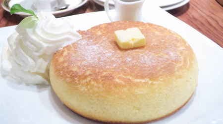 "Ishigama-yaki pancakes" from Jimbocho Chabo Tam Tam are delicious to eat side by side! The round shape is also pretty