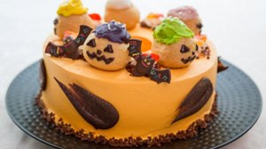 ケーキの上にカワイイお化けがゴロゴロ--ホテル日航大阪「ハロウィンケーキ」発売