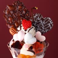 銀座の資生堂パーラーに期間限定「バレンタインパフェ」―フルーツやチョコのハートいっぱい！