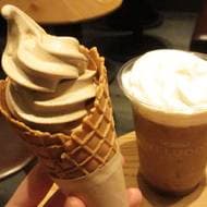 渋谷「ヴェルードコーヒーカン」の「炭火珈琲 ソフトクリーム」がほろ苦うまいんです--珈琲館の進化系カフェで楽しむ大人ソフト