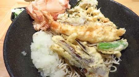 丸亀製麺の“トリドール”新ブランド「天ぷらそば 唐さわ」は味もコスパも大満足！ -- 舌でとろけるかつお節が旨みをプラス